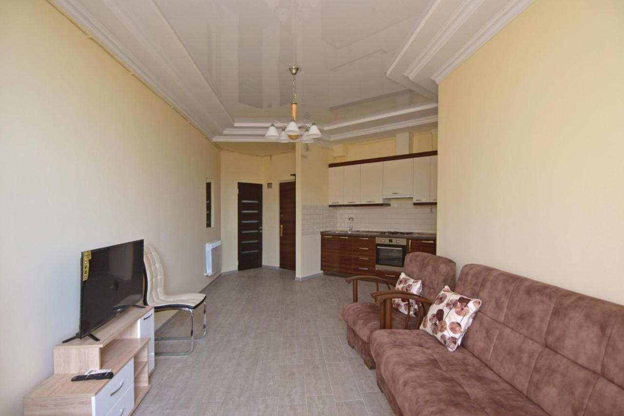 Rent Inn Yerevan On Sakharov Square Esterno foto