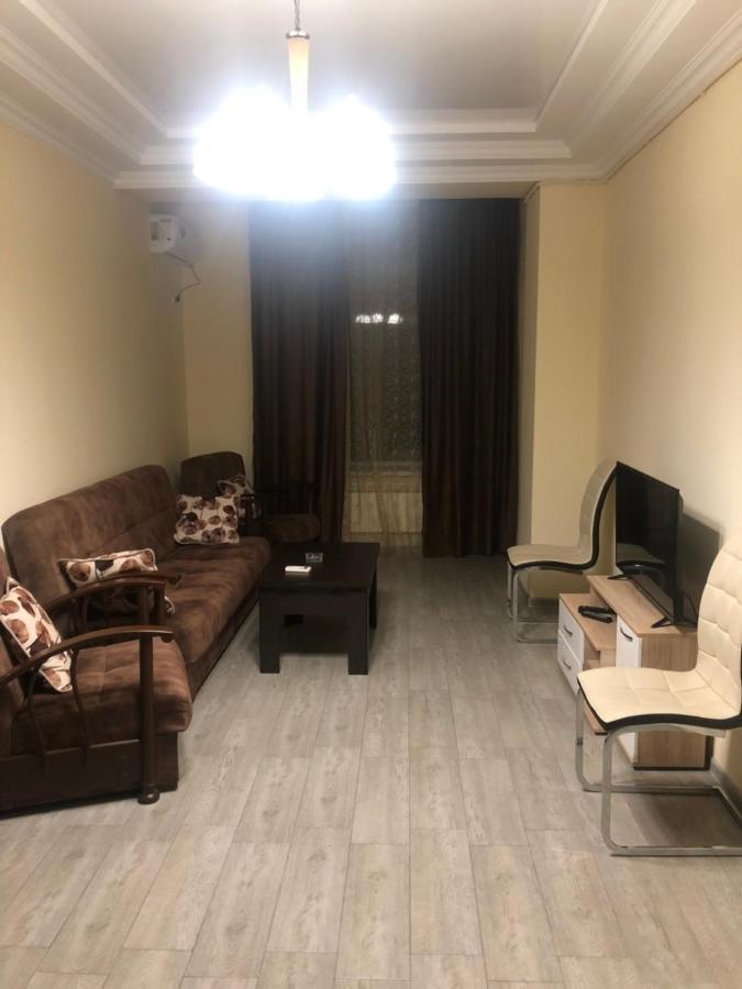 Rent Inn Yerevan On Sakharov Square Esterno foto