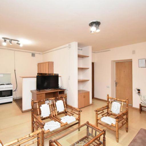 Rent Inn Yerevan On Sakharov Square Esterno foto