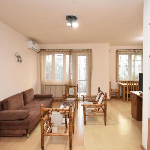Rent Inn Yerevan On Sakharov Square Esterno foto