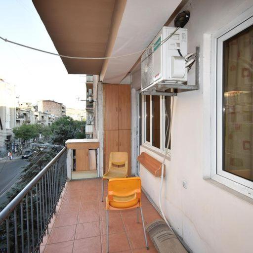 Rent Inn Yerevan On Sakharov Square Esterno foto