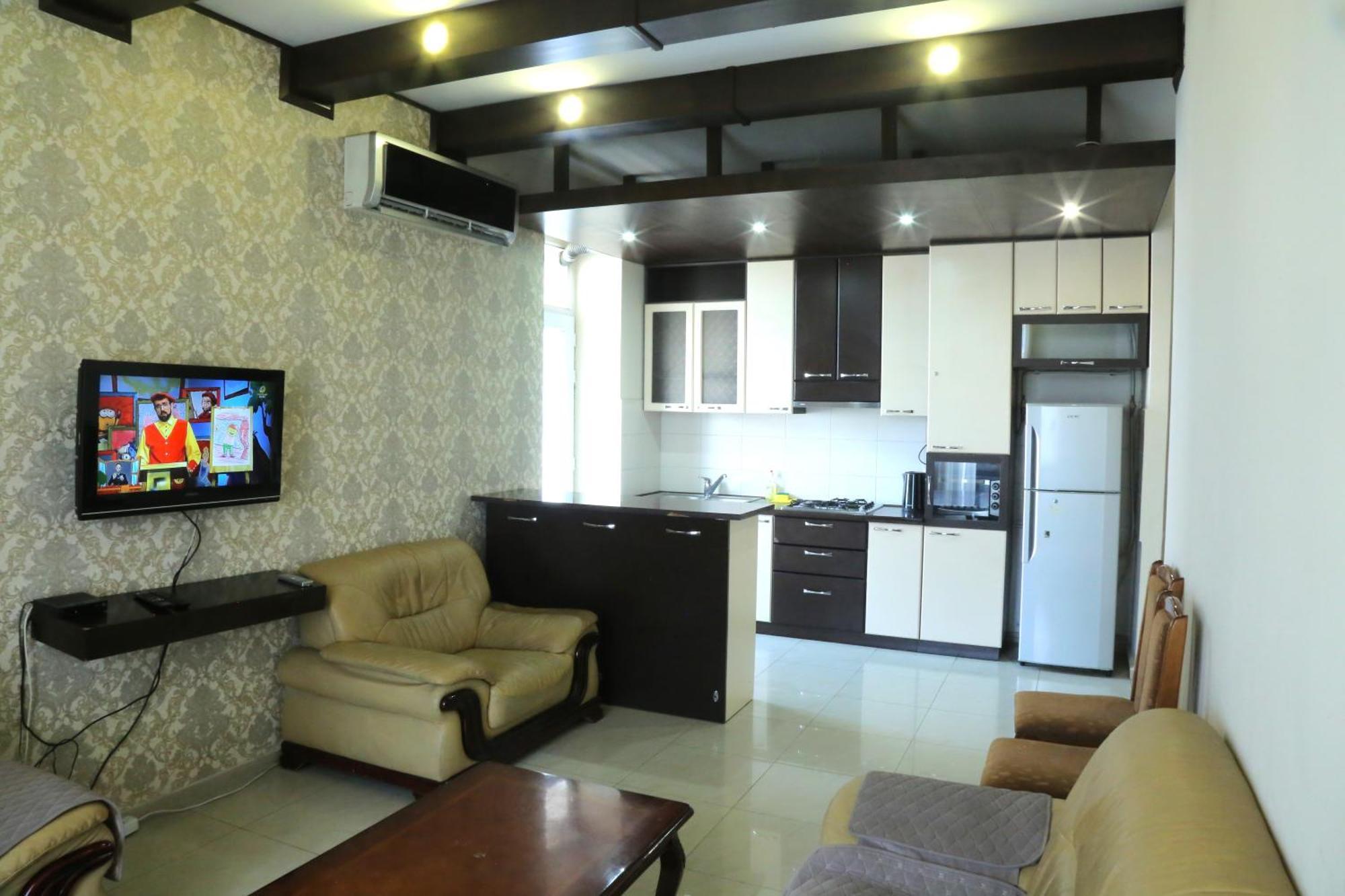 Rent Inn Yerevan On Sakharov Square Esterno foto