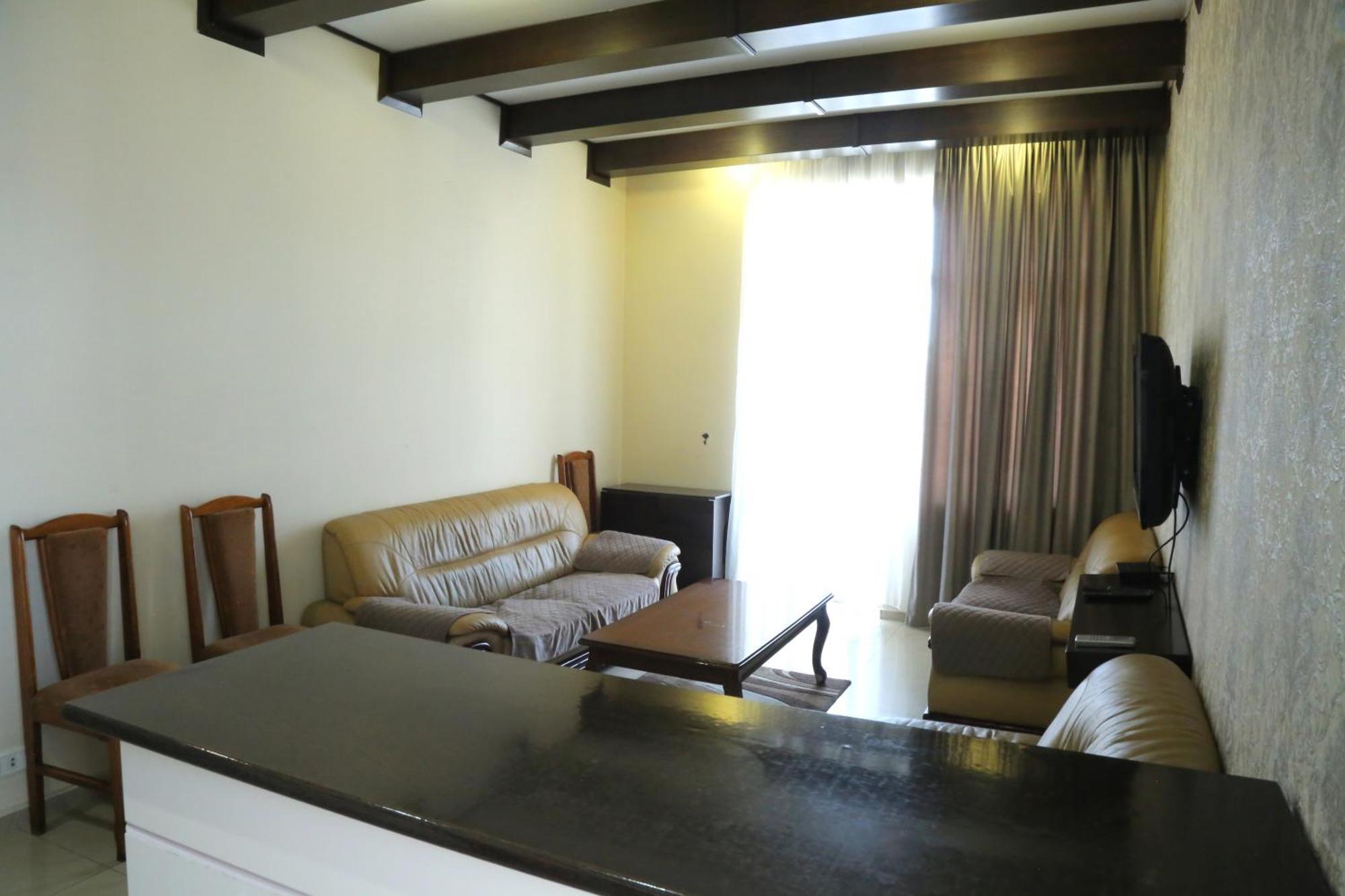 Rent Inn Yerevan On Sakharov Square Esterno foto
