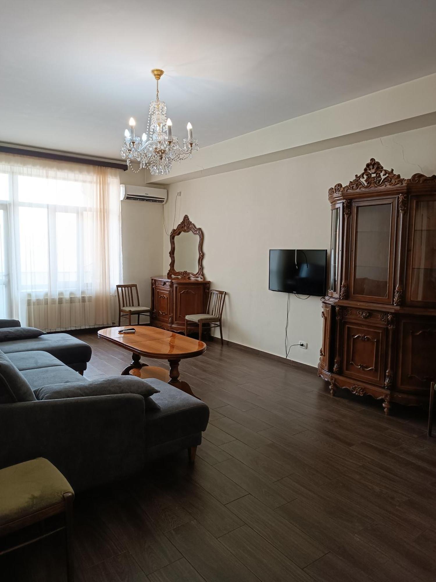 Rent Inn Yerevan On Sakharov Square Esterno foto