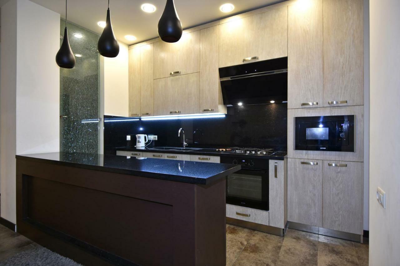 Rent Inn Yerevan On Sakharov Square Esterno foto