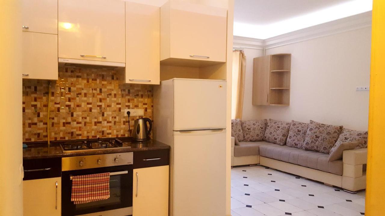 Rent Inn Yerevan On Sakharov Square Esterno foto